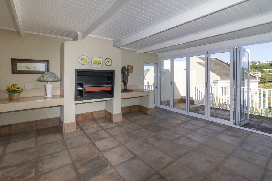 6 Bedroom Property for Sale in Royal Alfred Marina Eastern Cape